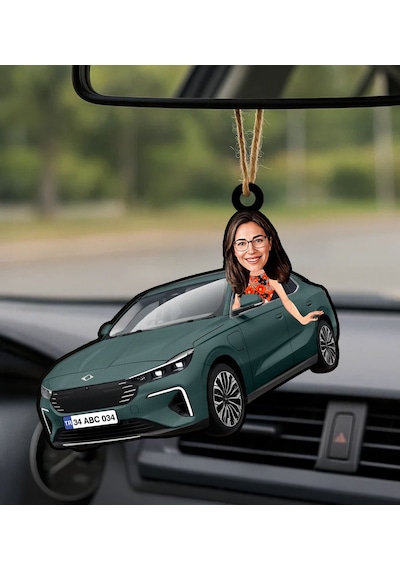 Bk Gift Kişiye Özel Kadın Urla Renk Togg Karikatürlü Ahşap Plakalı Araba Dikiz Ayna Süsü-1 , Arkadaşa Hediye, Sevgiliye Hediye, Araba Hediyesi Kobitme