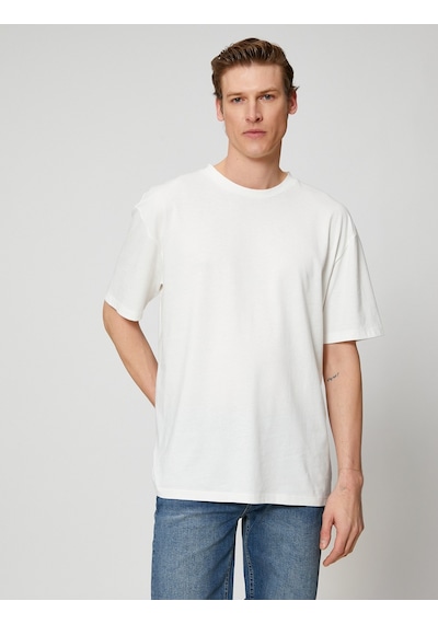 Koton Basic Oversize Tişört Bisiklet Yaka Kısa Kollu Kırık Beyaz 3Sam10059Hk 3Sam10059Hk001 Ekru Koton Basic Oversize Tişört Bisiklet Yaka Kısa Kollu Kırık Beyaz 3Sam10059Hk 3Sam10059Hk001 Ekru