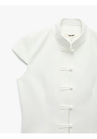 Koton Slim Fit Kap Kol Süslü Düğmeli Dik Mandarin Yaka Gömlek Napolyon Kapama Detaylı Kırık Beyaz 7wak60181pw Ekru Koton Slim Fit Kap Kol Süslü Düğmeli Dik Mandarin Yaka Gömlek Napolyon Kapama Detaylı Kırık Beyaz 7wak60181pw Ekru
