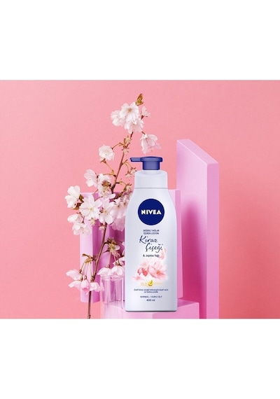 Değerli Yağlar Içeren Kiraz Çiçeği & Jojoba Yağı Vücut Losyonu 400ml