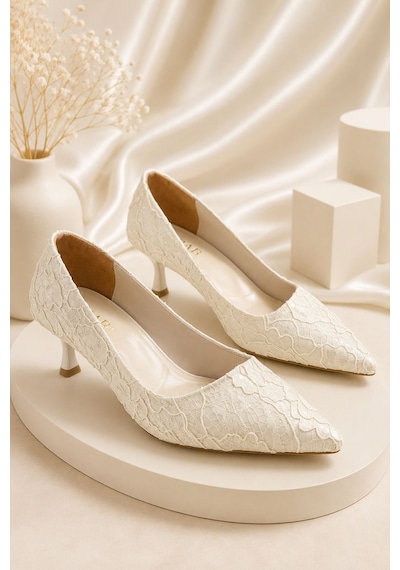 Dabab Shoes Leyla Kadın Ekru Sivri Burun Dantel Desenli 5 Cm İnce Topuklu Stiletto Ayakkabı Dabab Shoes Leyla Kadın Ekru Sivri Burun Dantel Desenli 5 Cm İnce Topuklu Stiletto Ayakkabı