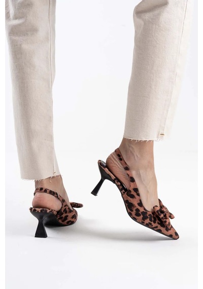 Trendella Leopar Fiyonklu Kitten Topuklu Slingback Kadın Ayakkabı Tr08ms24d Siyah