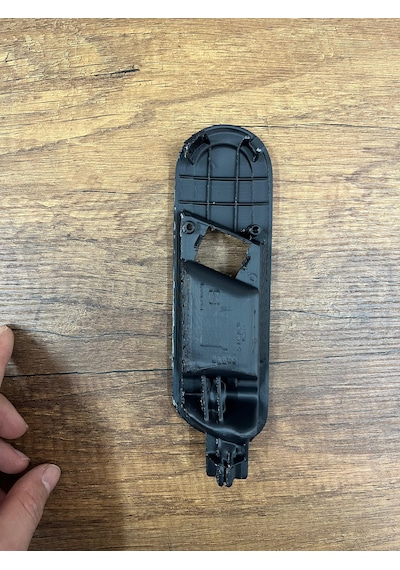 Seat Cordoba Sağ Kapı Açma Kolu Çerçevesi -