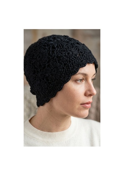 Emybox El Örgüsü Siyah Kadın Bere Tığ İşi Çiçek Motifli Bohem Kışlık Şapka - Vintage Stil Yumuşak Örgü Bere Modeli