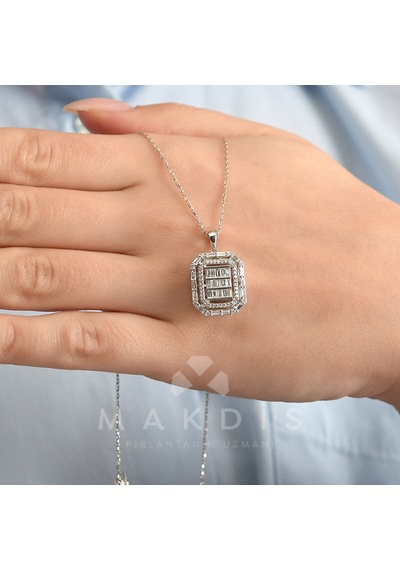 0.75 Karat Baget Pırlanta Kolye 64735023