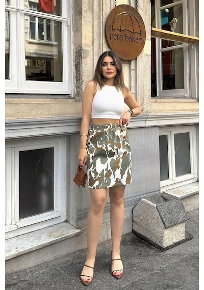 WeShaya Kadın Haki & Ekru Bel Lastikli, Rahat Mini Gabardin Etek Haki
