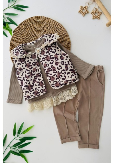 Miniğimin Cicileri Leopar Şişme Yelekli Güpür Detaylı Kız Bebe 3 Lü Takım - Kahve Köpüğü Miniğimin Cicileri Leopar Şişme Yelekli Güpür Detaylı Kız Bebe 3 Lü Takım - Kahve Köpüğü