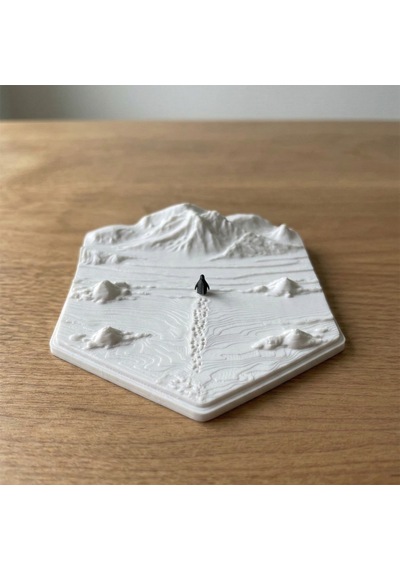 3d Tasarım Penguen Ve Karlı Dağ Manzaralı Dekoratif Biblo - Minimalist Masa Üstü Aksesuarı 15x15cm
