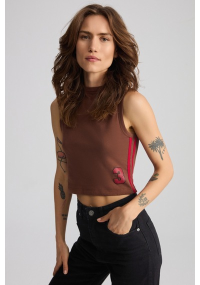 ETHIQUET YES IN Kadın Kontrast şeritli Baskılı %100 Organik Pamuk Crop Kolsuz Kahverengi T-Shirt