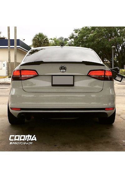 Volkswagen Jetta M4 Spoiler Bagaj Üstü Piano Black Yarasa Siyah