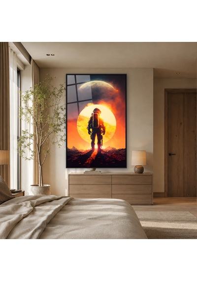 Güneş Önünde Yürüyen Astronot Siyah Çerçeveli Cam Tablo