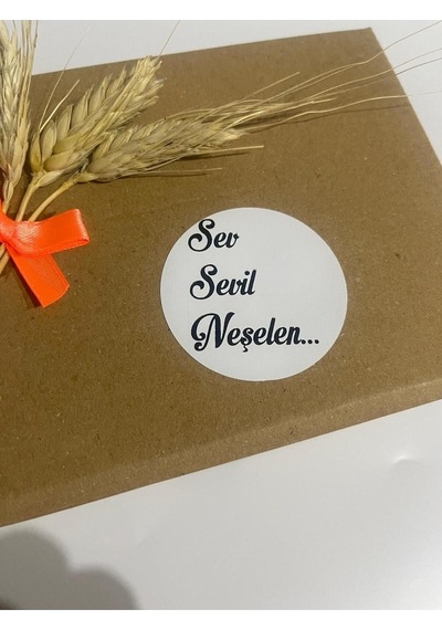 Sev Sevil Neşelen Siyah Yazılı Yuvarlak Yapışkanlı Etiket 5x5 Cm 100 Adet