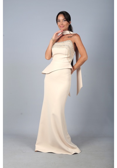 By Saygı Kadın Asimetrik Straplez Yaka Astarlı Önü Taşlı Peplum Detaylı Krep Uzun Elbise Bej By Saygı Kadın Asimetrik Straplez Yaka Astarlı Önü Taşlı Peplum Detaylı Krep Uzun Elbise Bej