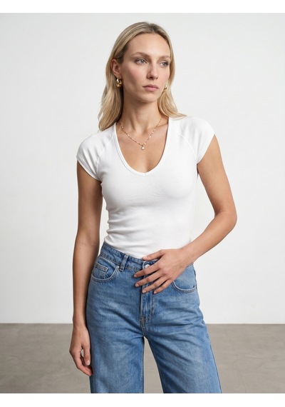 Dilvin 32894 V Yaka Fit T-shirt-beyaz