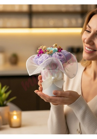 Mumelia Pastel Çiçekler - Doğal Soya Rose Gold Kutulu Mini Mum Buketi - Mor