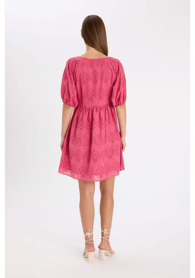 DeFacto Babydoll Vual Kısa Kollu Brode Mini Abiye Elbise D4402AX24HSPN184