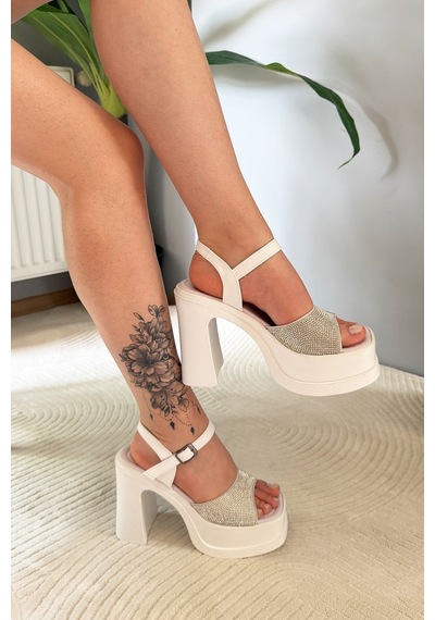 Preshley Kadın Lenisi Beyaz Simli Tek Bantlı 12 Cm Platform Topuklu Ayakkabı