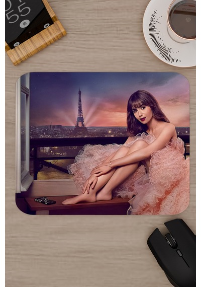 Emily İn Paris V5 22x18 Gaming Kauçuk Kaymaz Taban Mouse Pad Fare Altlığı