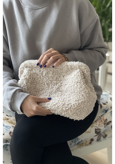 Black İce Ateiler El Yapımı Ekru Renk Teddy Yün Örgü El Çantası Ekru