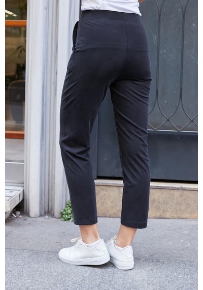 JUMENT Kadın Modal İpeksi Likralı Kumaş Yüksek Bel Önden Dikişli Cepli Dar Paça Pantolon-siyah JUMENT Kadın Modal İpeksi Likralı Kumaş Yüksek Bel Önden Dikişli Cepli Dar Paça Pantolon-siyah