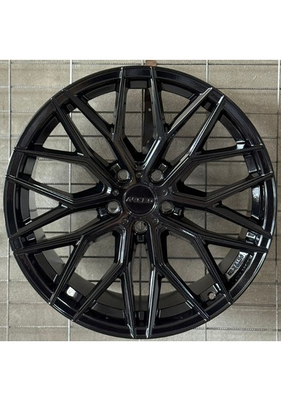 5 120 18 9.0 Et37 Ch72.6 Gloss Black Arceo Valencia