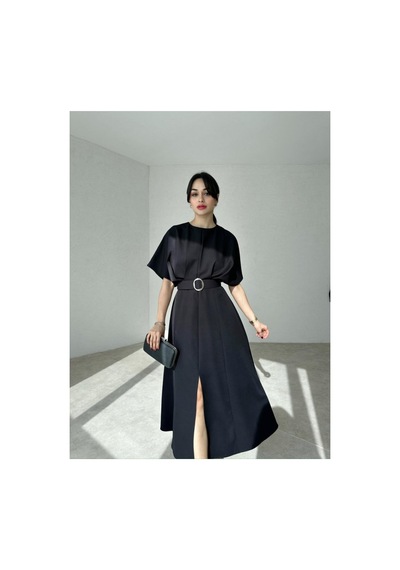Mry Butik Kemer Detaylı Yırtmaçlı Piliseli Midi Elbise Siyah Siyah