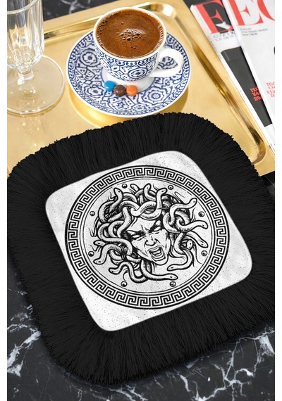 Mitolojik Medusa Desenli Püsküllü Sunum Peçetesi - Yunan Bohem Siyah Beyaz Bardak Altlığı Mendil Açık Gece Vizon Mitolojik Medusa Desenli Püsküllü Sunum Peçetesi - Yunan Bohem Siyah Beyaz Bardak Altlığı Mendil Açık Gece Vizon