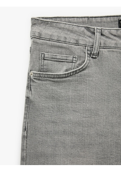 Koton Yıkamalı Cep Detaylı Normal Bel Slim Fit Pamuklu Dar Paça Jean Pantolon - Slim Fit Jeans Gri 7wam40172nd Koton Yıkamalı Cep Detaylı Normal Bel Slim Fit Pamuklu Dar Paça Jean Pantolon - Slim Fit Jeans Gri 7wam40172nd
