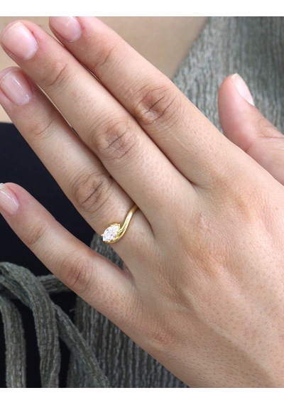 Mekik Model Mozanit Taşlı Gold Kaplama 925 Ayar Gümüş Kadın Yüzük 201025888