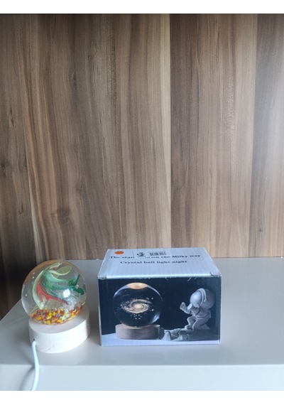 Ahşap Altlıklı Işıklı Küre