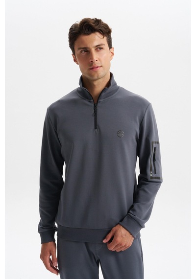 AR-MA Arma Erkek Slim Fit Dik Yaka Yarım Fermuar Pamuklu Sweatshirt Sol Kol Fermuar Cepli K30404685702 Gri AR-MA Arma Erkek Slim Fit Dik Yaka Yarım Fermuar Pamuklu Sweatshirt Sol Kol Fermuar Cepli K30404685702 Gri
