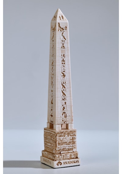 Dikilitaş Heykeli