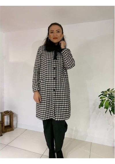Kazayağı Desenli Büyük Beden Siyah Kaban
