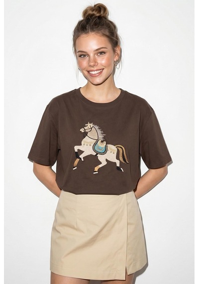 Shade Kadın Figürlü Nakış Ve Boncuk Detaylı Oversize T-shirt 2222 60286121 - Kahverengi