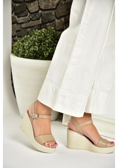 Fox Shoes U555250203 Bej Hakiki Deri Dolgu Topuklu Kadın Ayakkabı Bej-hakiki Deri