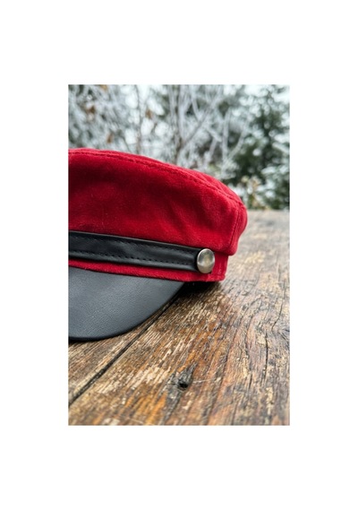 Emybox Kadın Süet Dokulu Deri Siperlikli Kaptan Şapka Vintage Kasket Şerit Detaylı Kışlık Ressam Şapkası Baker Boy Trend Aksesuar Kırmızı