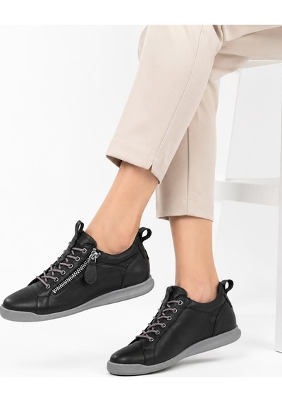 Papucumun Dünyası Kadın Hakiki Deri Yan Fermuar Detaylı Casual Sneaker Siyah