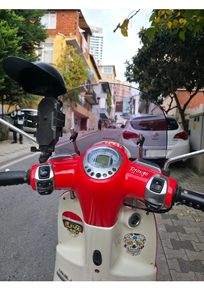 Motocam Arora Malibu 125 Ön Cam 2017-2026 Model 37cm Füme Renkli 4mm Aparatsız