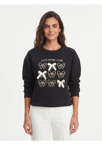 Onloox Kadın Siyah Siyah Pamuklu Bisiklet Yaka Üç İplik Şardonlu Fiyonk Nakışlı Kurdele Aksesuarlı Sweatshirt