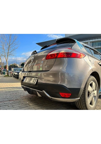 Renault Megane Coupe Egzoz Görünümlü Difüzör Plastik Boyasız