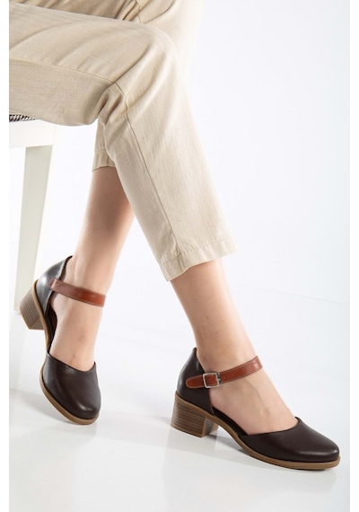 Analin Shoes Kadın Hakiki Deri Burnu Kapalı Bilekten Bağlı Sandalet Kahve