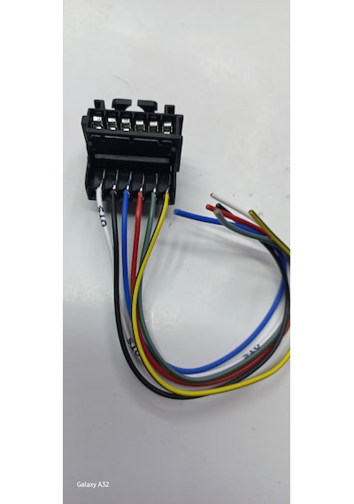 Renault Clio Iı Arka Stop Soketi 6 Pimli 77014779891