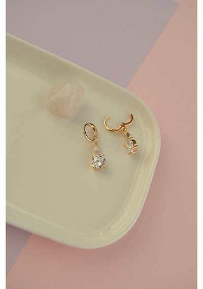Minimal Kare Tektaş Charm Halka Küpe Şeffaf Beyaz Taşlı Sallantıl Renkli