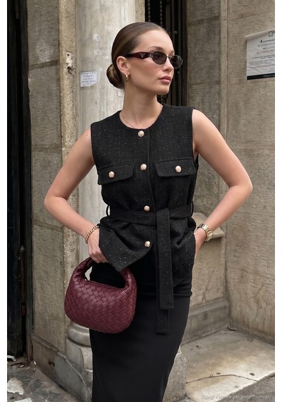 Lela Bisiklet Yaka Kuşak Detaylı Simli Tüvit Yelek Kadın Yelek 6521215 Siyah Lela Bisiklet Yaka Kuşak Detaylı Simli Tüvit Yelek Kadın Yelek 6521215 Siyah