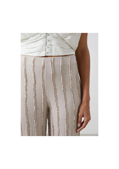 LC Waikiki Lcwaıkıkı Classic Bej Beli Lastikli Dokulu Geniş Paça Kadın Pantolon Lıght Grey LC Waikiki Lcwaıkıkı Classic Bej Beli Lastikli Dokulu Geniş Paça Kadın Pantolon Lıght Grey