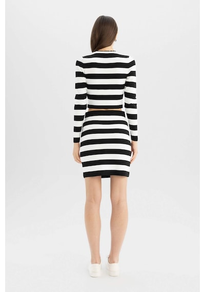 Defacto Coool Slim Fit Dar Kesim Esnek Belli Çizgili Mini Triko Etek C7128AX24WNBK27 Siyah
