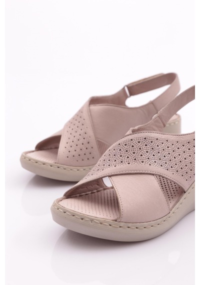 Dgn 1000 Kadin Delikli Kalin Topuk Sandalet 1000-2495-R4971 Gümüş
