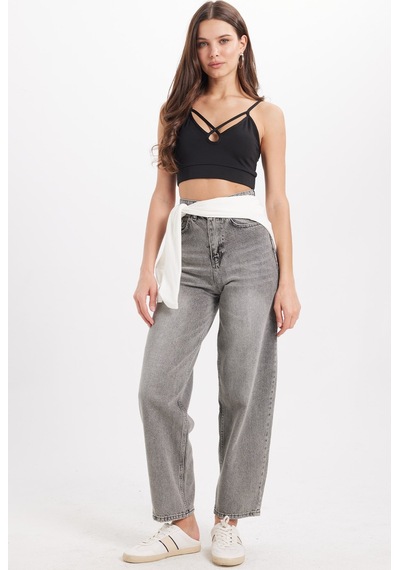 Tudors Kadın Slim Fit Dar Kesim Çapraz Bağlamalı Askılı V Yaka Siyah Crop -51182
