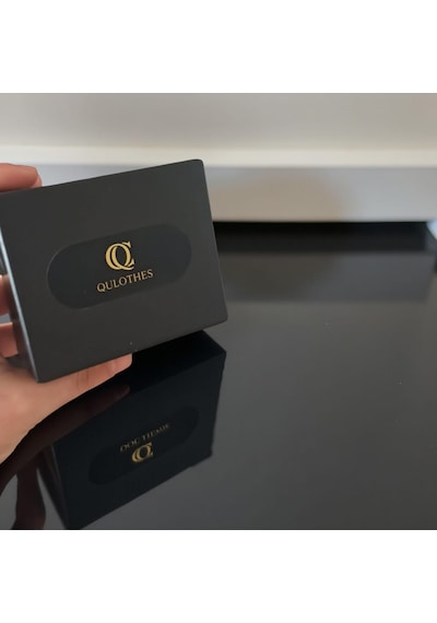 Qulothes Special Zirkon Baget Taş Bileğe Sarmalı Kadın Kol Saati Beyaz