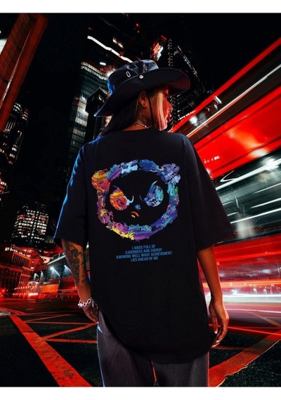 Kadın Siyah Oversize Kızgın Ayı Baskılı T-shirt Siyah